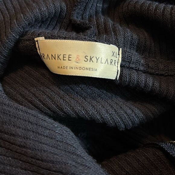 Frankee & Skylar XL Navy Blue Cropped Hooded full zip sweater - Picture 3 of 4